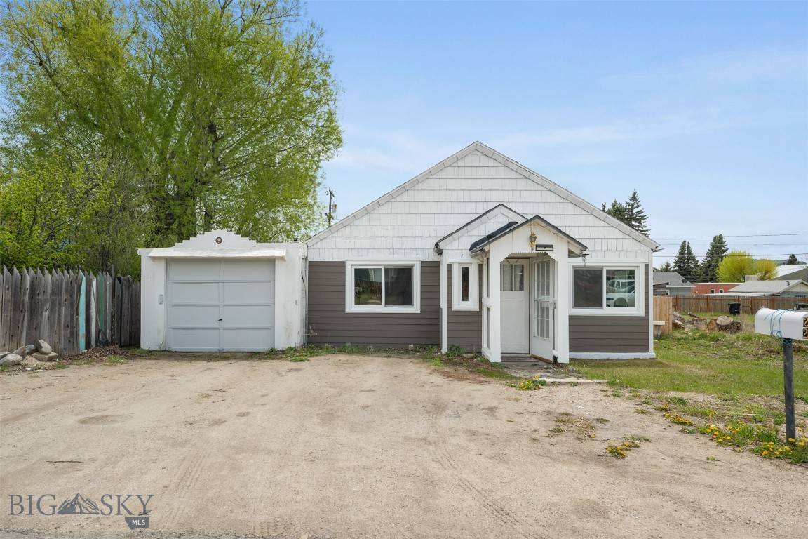 2422 Pine ST, Butte, MT 59701