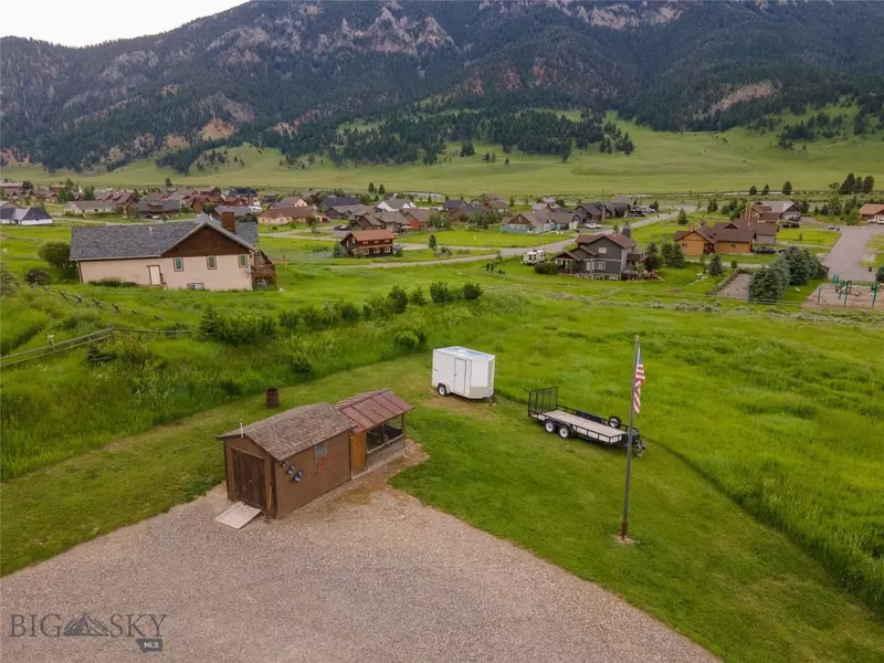 120 Scenic DR, Gallatin  Gateway, MT 59730