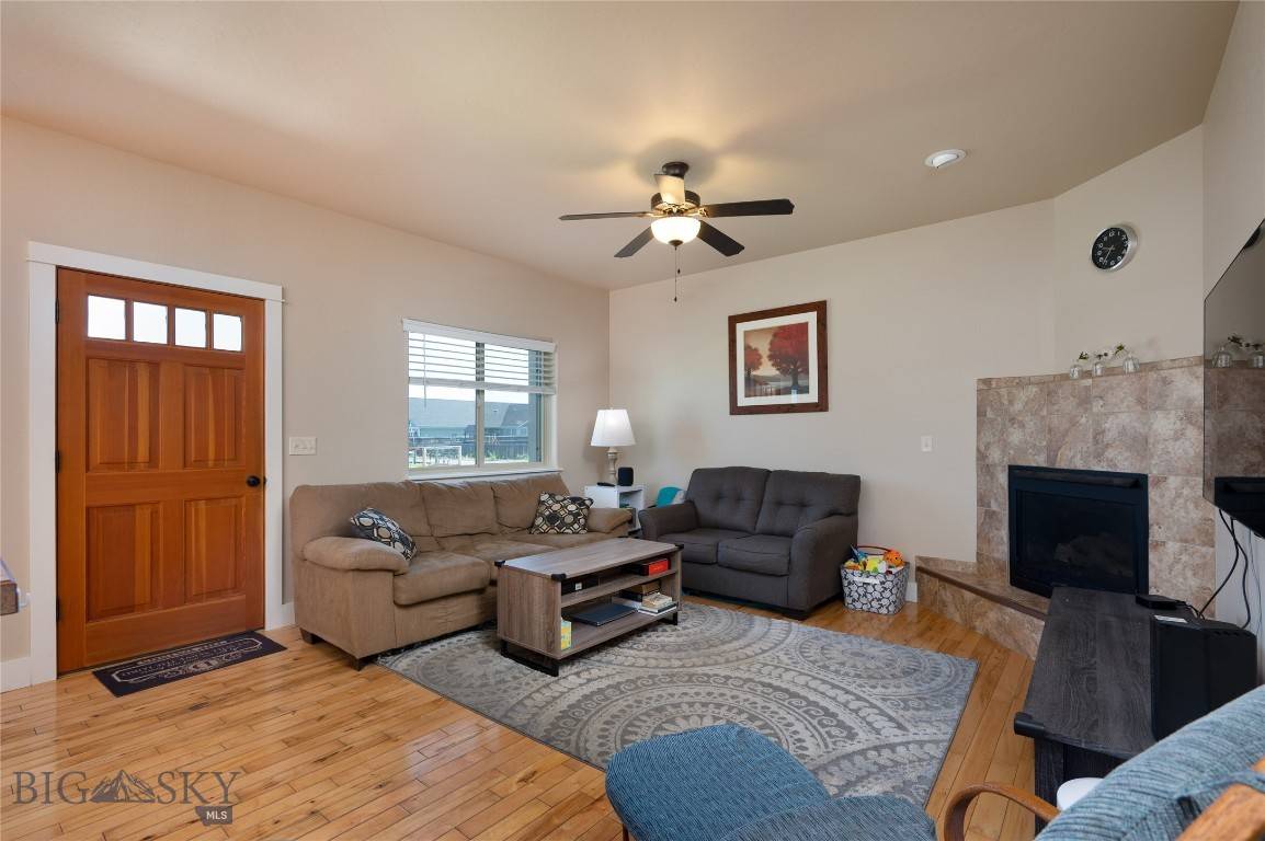 Bozeman, MT 59718,996 Saxon WAY #B