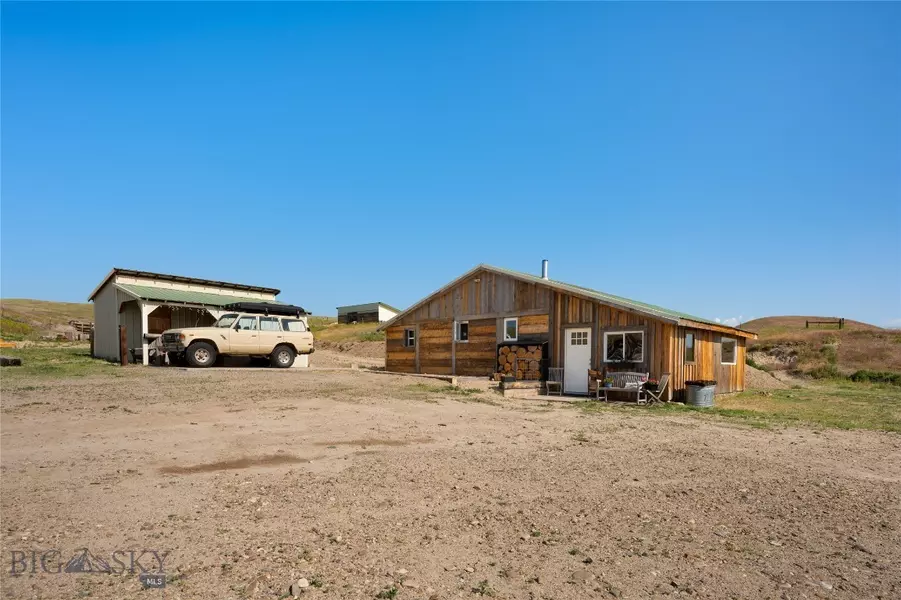73 West Baker Lane S, Twin  Bridges, MT 59754