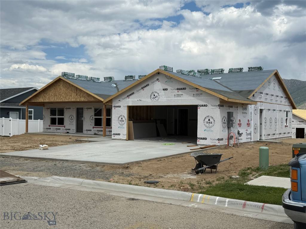 48 Avon Circle, Butte, MT 59701