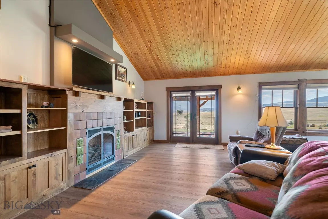 Ennis, MT 59729,35 Halo Loop TRL