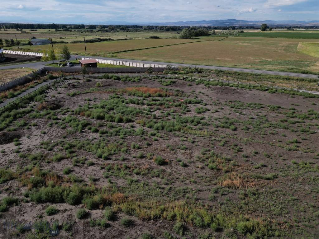 Bozeman, MT 59718,302 Swayback LN