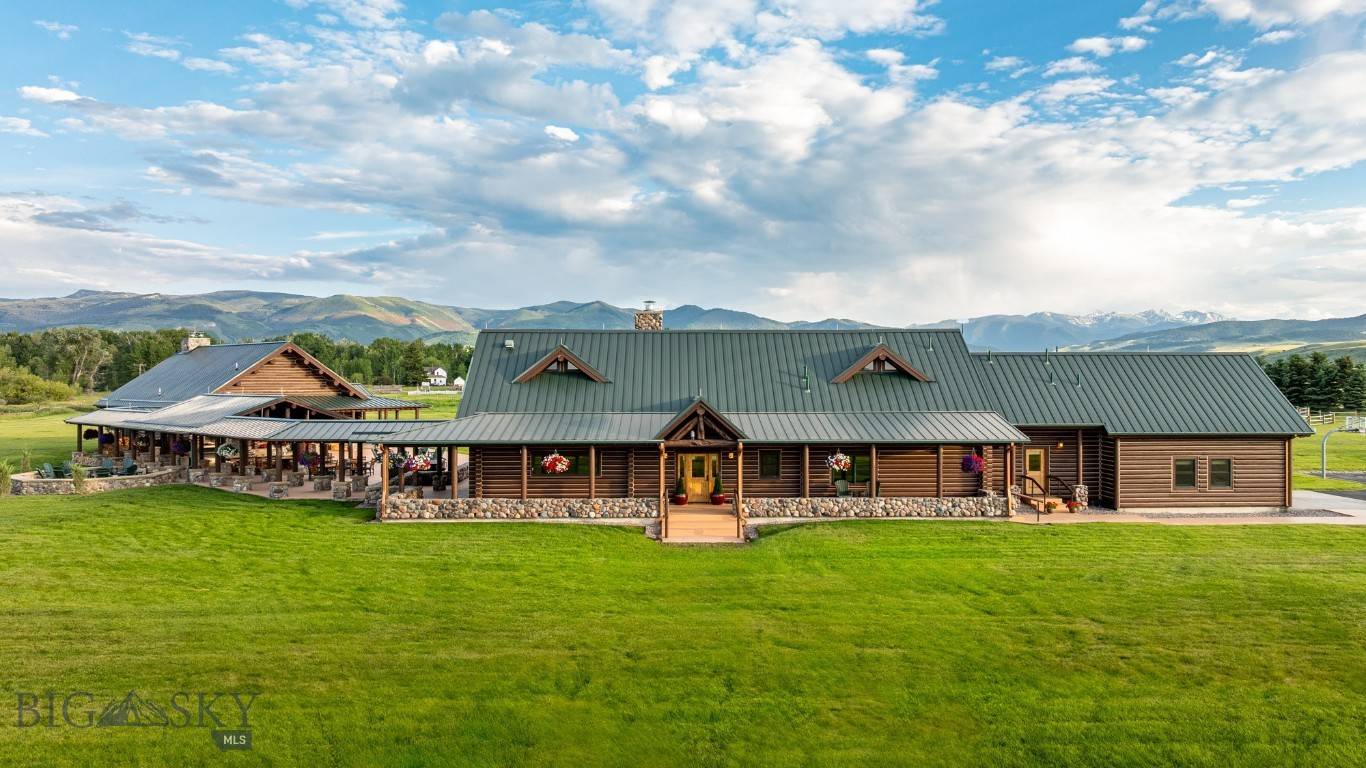 1021 Gateway South RD, Gallatin Gateway, MT 59730