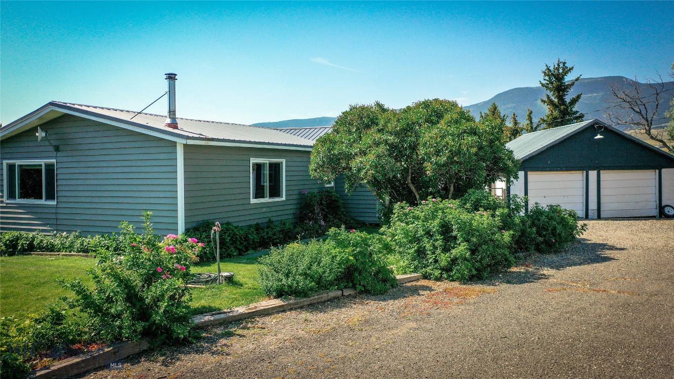 Livingston, MT 59047,15 W End RD