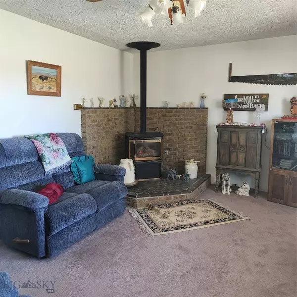 Dillon, MT 59725,230 Beaverhead LN