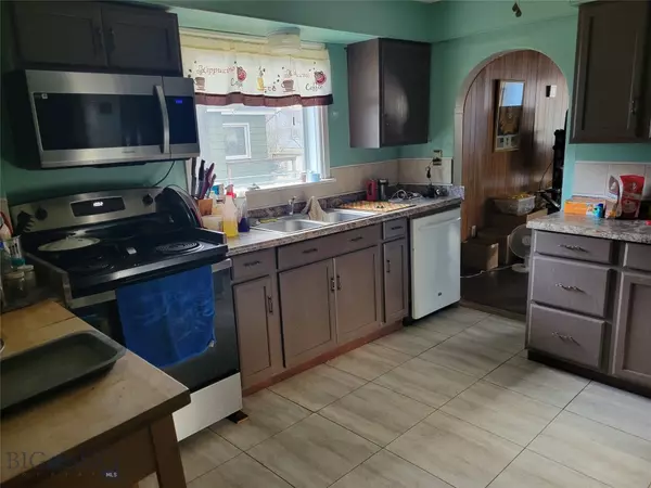 Livingston, MT 59047,127 S M ST