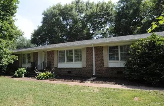 11 Carriage Drive, Greer, SC 29651