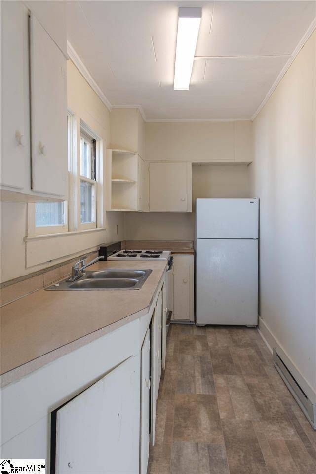Laurens, SC 29325,213 Jones Street