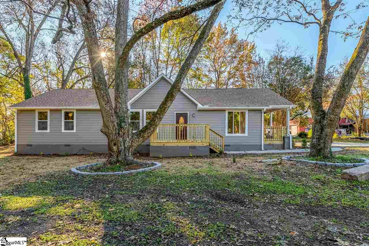 Woodruff, SC 29388,703 N Main Street