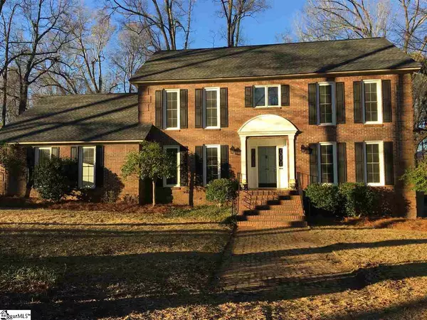 201 E Walnut Street, Clinton, SC 29325