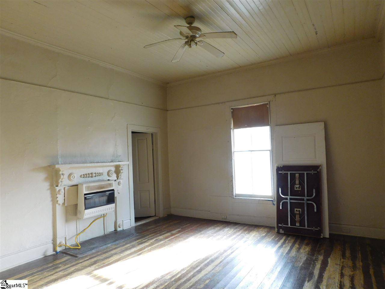 Laurens, SC 29360,312 Jones Street