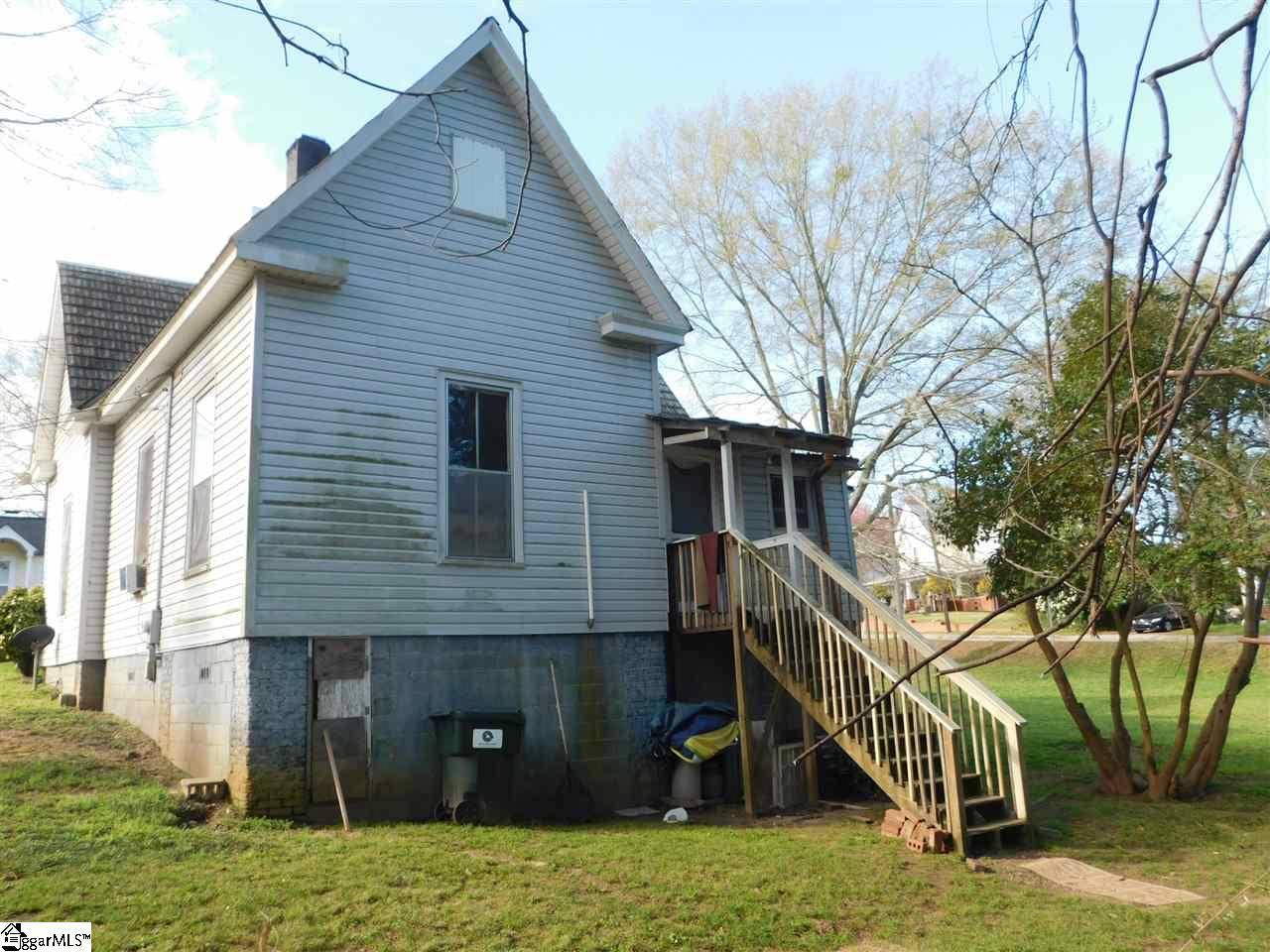 Laurens, SC 29360,312 Jones Street