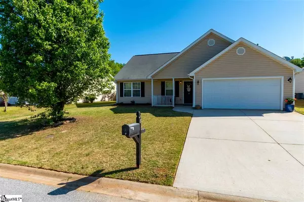 8 Calalla Court, Taylors, SC 29687