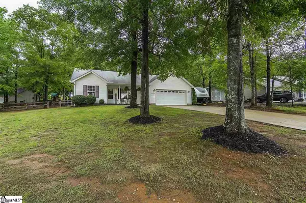 525 Arbor Creek Drive, Inman, SC 29349