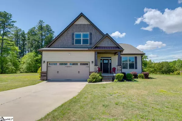 Easley, SC 29642,202 Pineknoll Circle