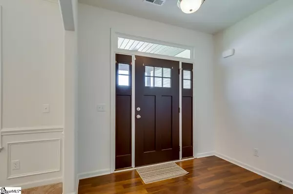 Easley, SC 29642,202 Pineknoll Circle