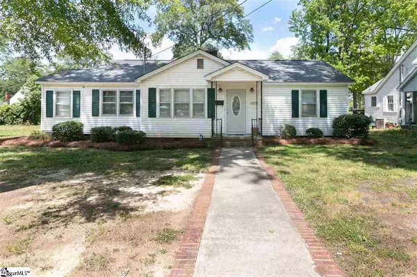 605 E Ferguson Street, Clinton, SC 29325