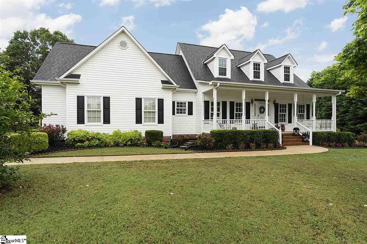 204 Windrow Lane, Fountain Inn, SC 29644