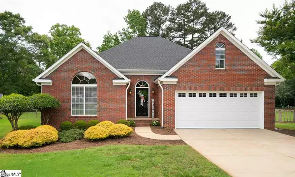 413 Crossvine Way, Simpsonville, SC 29680