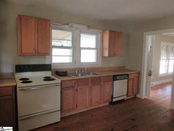 Easley, SC 29640-2725,104 Roper Street