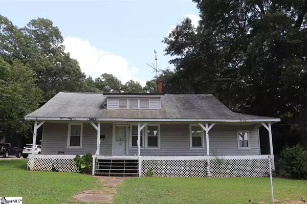 807 Chestnut Street, Laurens, SC 29360