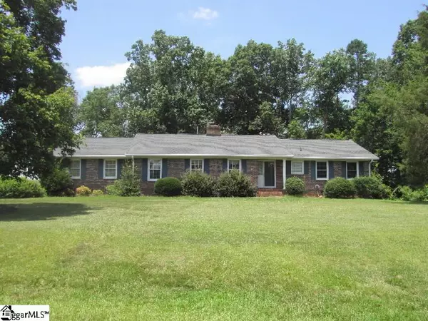 169 Lakewood Drive, Laurens, SC 29360