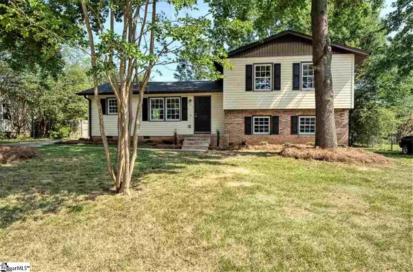 107 Aspenwood Drive, Simpsonville, SC 29680