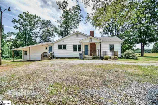 1725 W Georgia Road, Woodruff, SC 29388