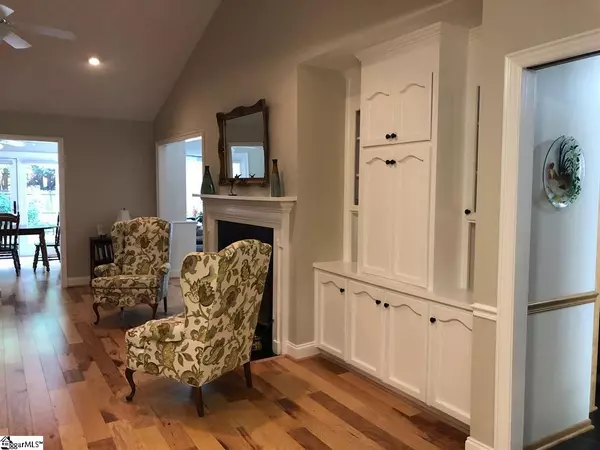 Greenville, SC 29615,16 Fairoaks Drive
