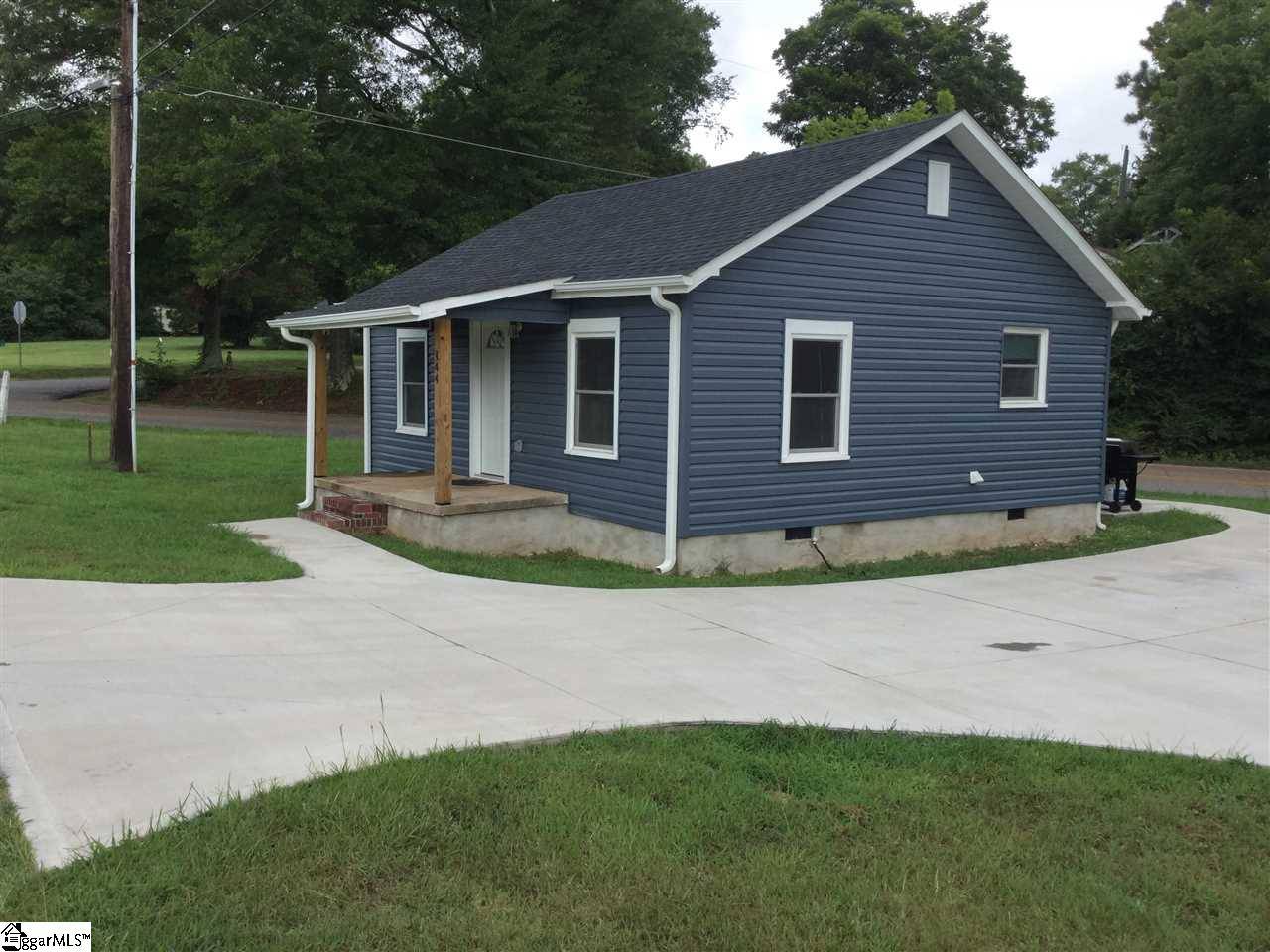 144 Bowers Street, Wellford, SC 29388