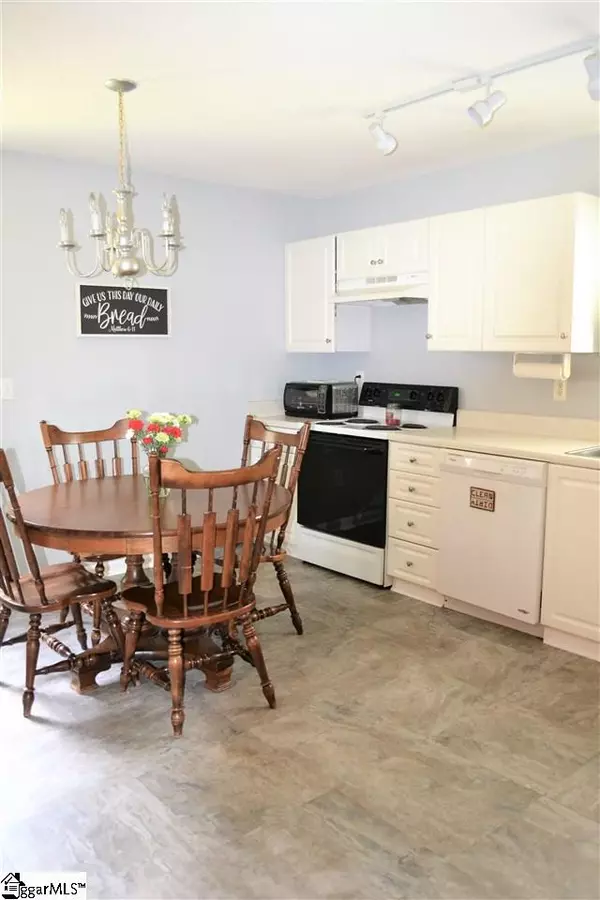 Fountain Inn, SC 29644,2 Glimmering Place