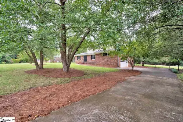 Easley, SC 29642,114 Quail Trail