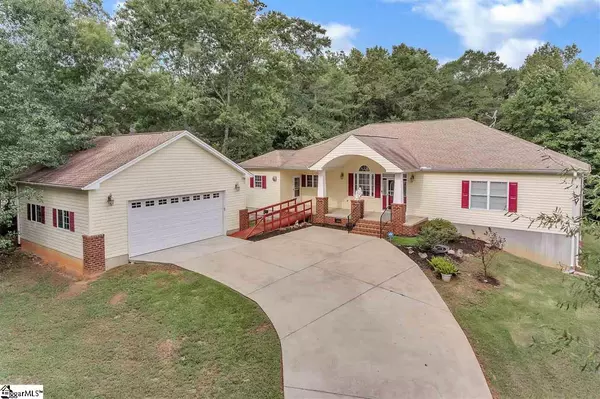 31 Prince Williams Court, Simpsonville, SC 29681-4233