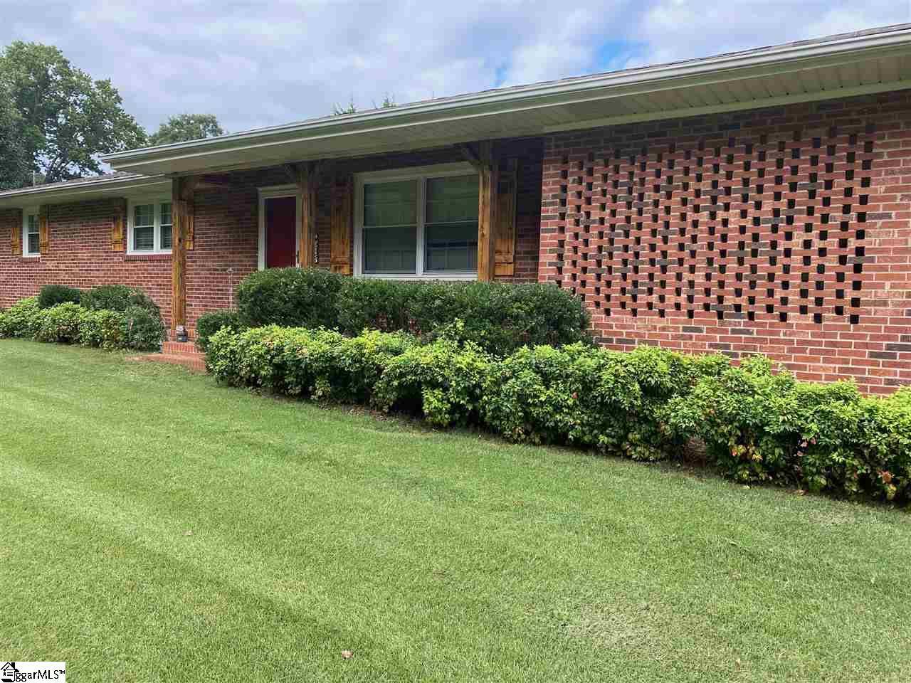 Easley, SC 29640,702 N Fish Trap Road