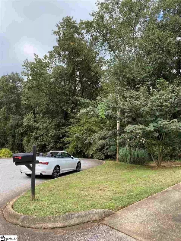 Greenville, SC 29615,23 Twelve Oaks Terrace