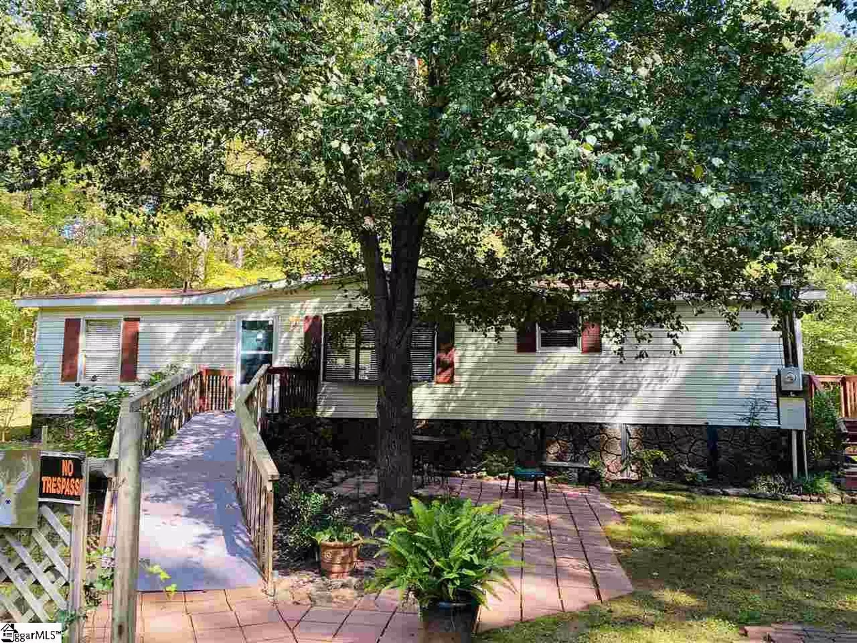 Fountain Inn, SC 29644,35 Lakeview Road