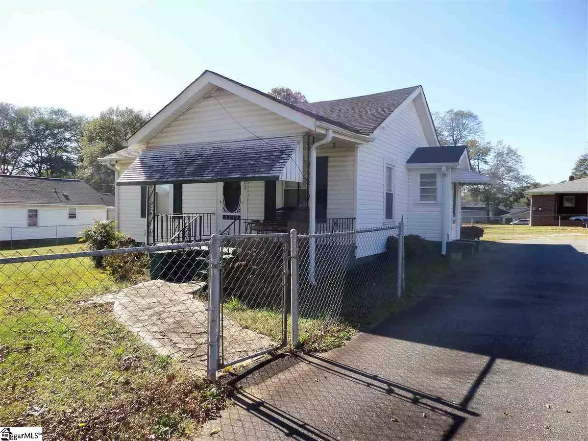 Greer, SC 29651,702 S Line Street