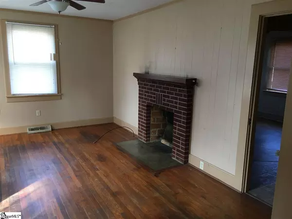 Greer, SC 29650,102 Mountain View Avenue