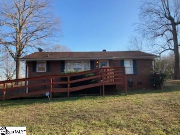 18 W Gantt Circle, Piedmont, SC 29673