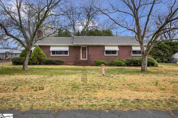 15 Cleveland Street, Williamston, SC 29697