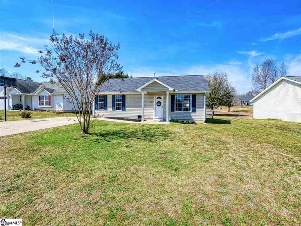 408 Raspberry Lane, Fountain Inn, SC 29644