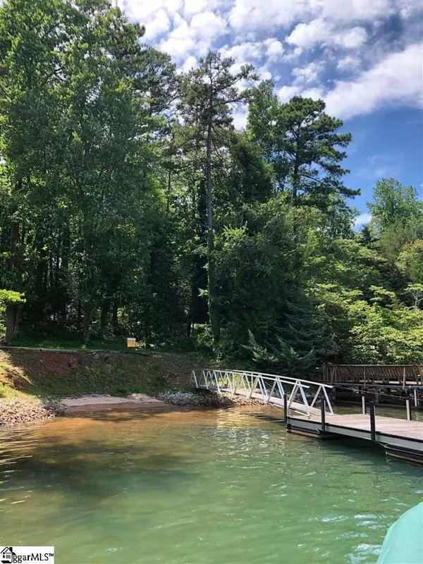 Seneca, SC 29672,7 E Bobolink Court