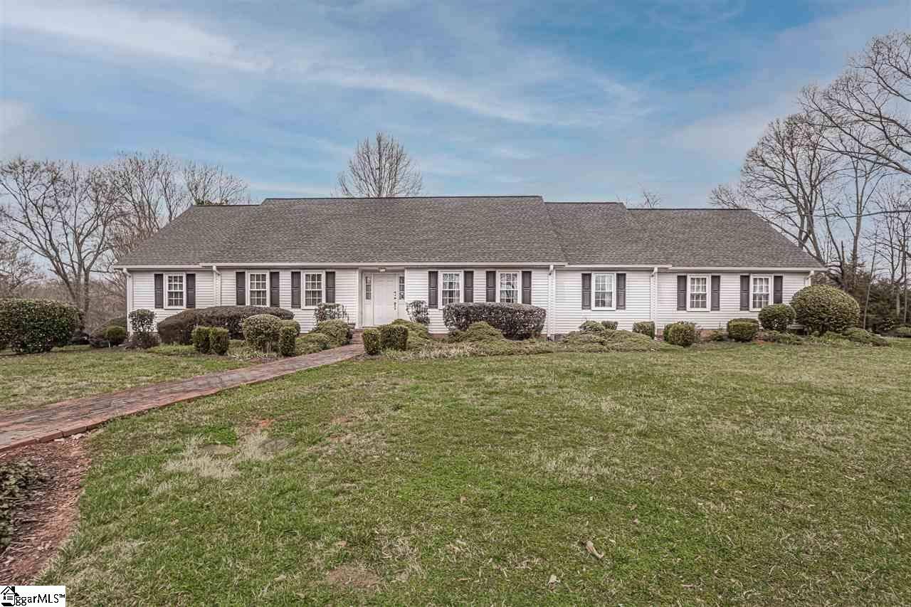 17 Meadow Lane, Greenville, SC 29615