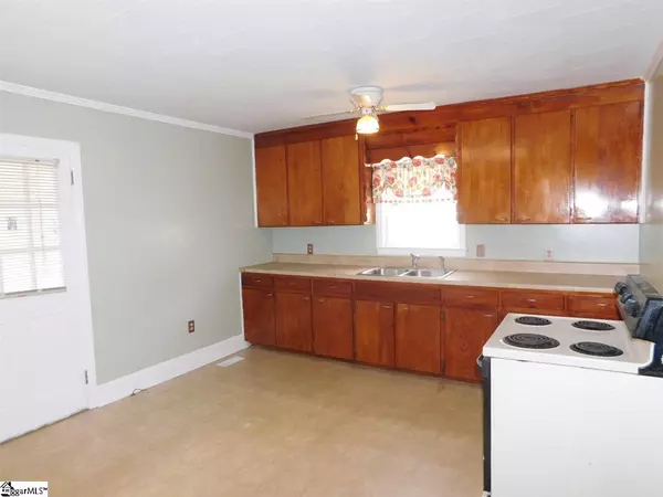 Clinton, SC 29325,705 shands Street
