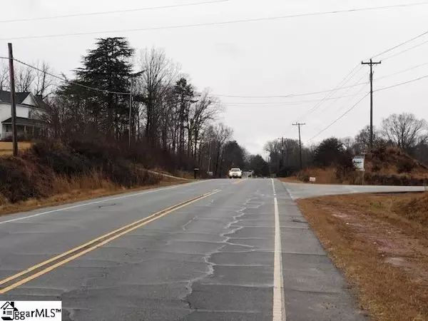 3898 N Highway 101, Greer, SC 29651