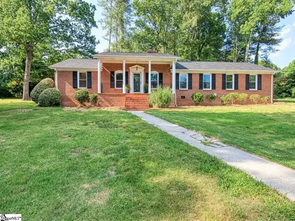 16 Wayne Drive, Taylors, SC 29687