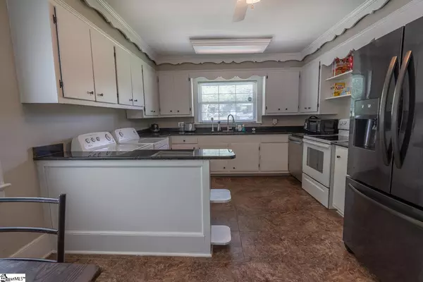 Honea Path, SC 29654-2133,16 E Washington Circle