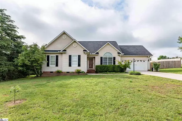 10 Duck Pond Lane, Fountain Inn, SC 29644