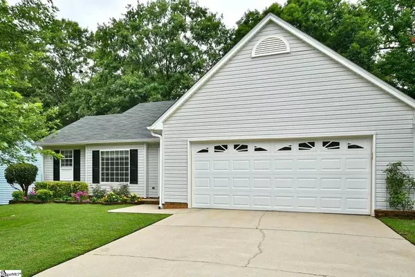 Simpsonville, SC 29680,106 W Fall River Way